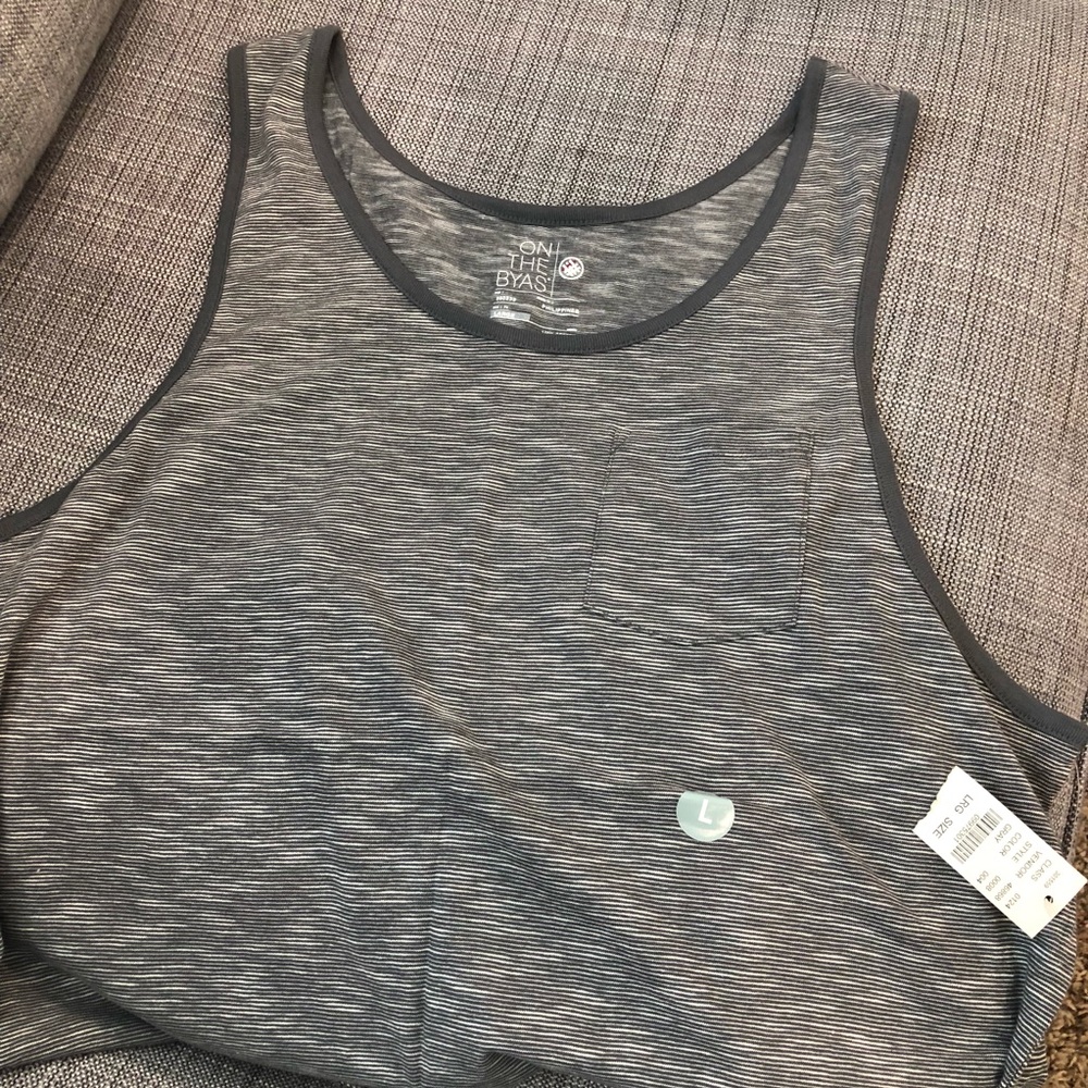 On The Byas men’s Large NWT tank top